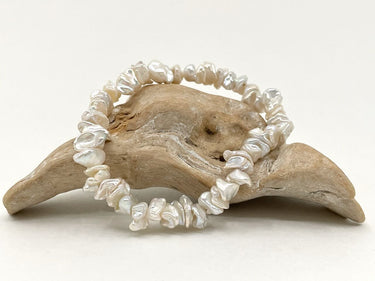 Armband aus echten Keshi-Perlen – Luxeriöses Armband aus hochwertigen Keshi-Perlen - Armband Agathe – Detailansicht Ella and ...