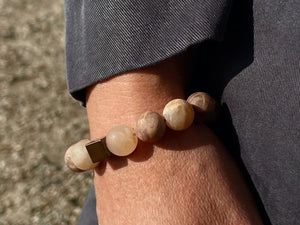 Dezentes Armband aus mattierten Achaten mit Kupferwürfel, Armband Karola