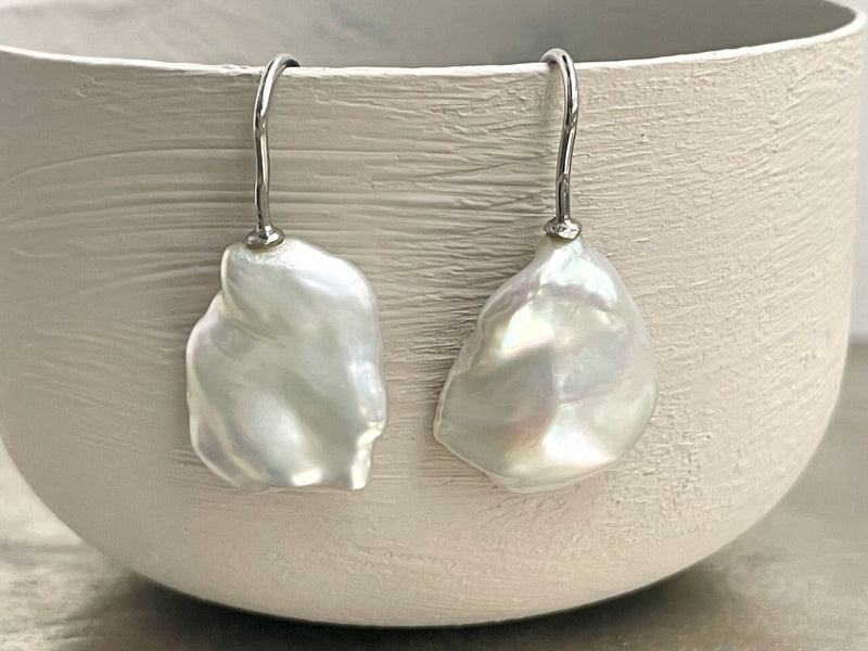 Bildschöne große Perlohrringe aus weißen Keshiperlen - Ohrhänger Odessa