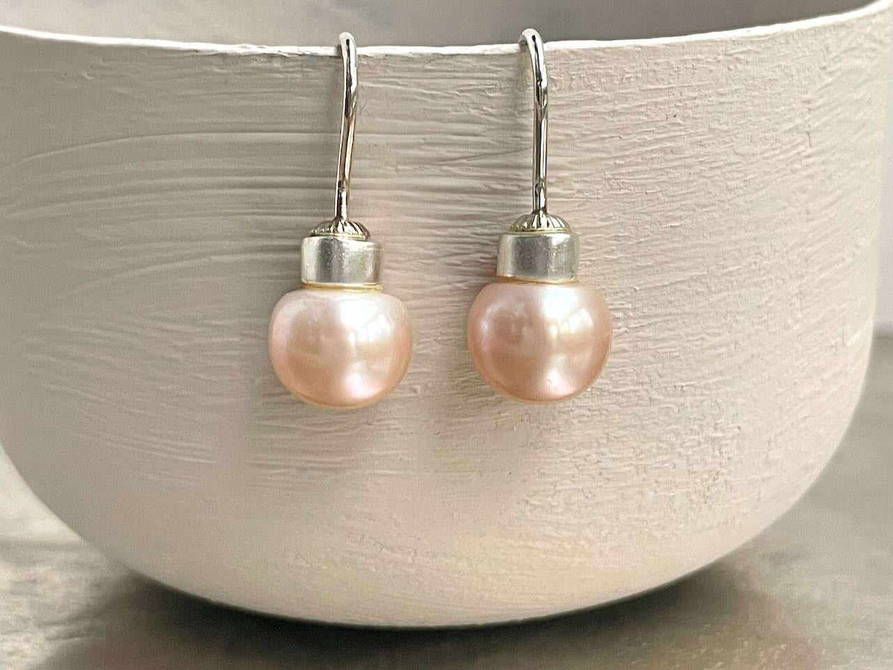 Rosé Perlohrringe, zart, minimalistisch, edel - Ohrhänger Osane