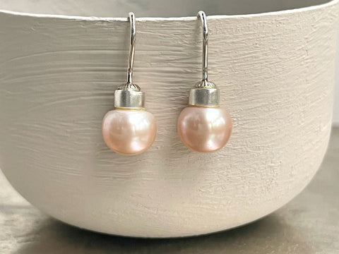 Rosé Perlohrringe, zart, minimalistisch, edel - Ohrhänger Osane
