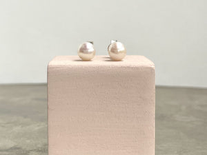 Ohrstecker aus echten weißen Perlen, der kleine Klassiker - Paloma 6 mm