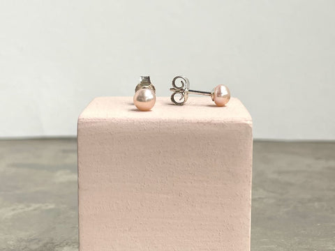 Der kleine feine Klassiker in rosé - Perlenohrstecker Patricia 5 mm