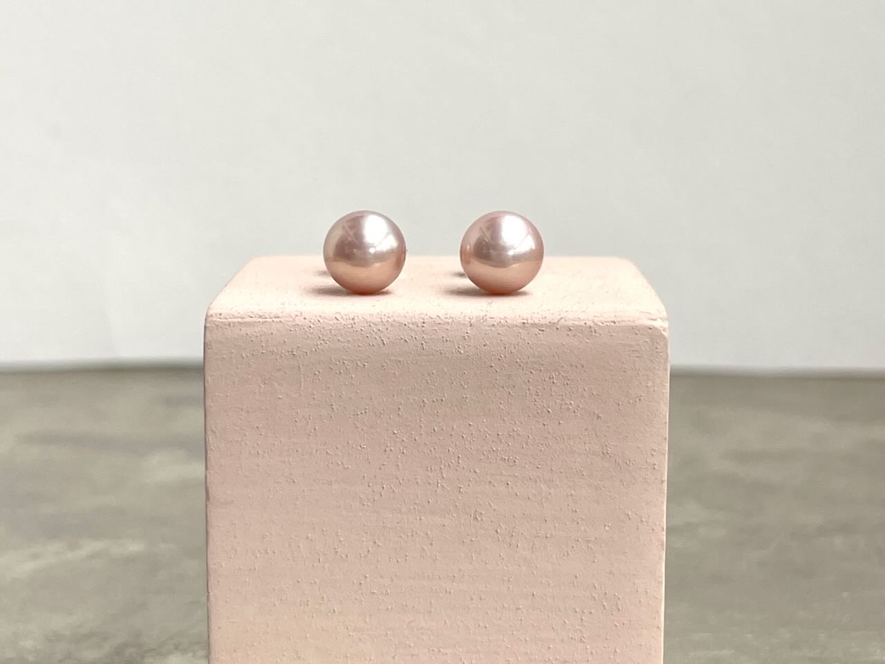 Der kleine Klassiker - Perlohrstecker in zartem Rose - Patricia 6 mm