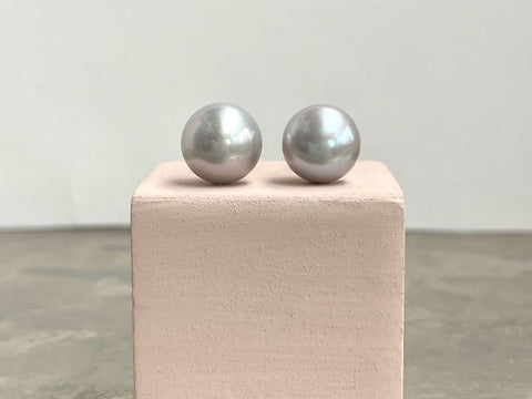 Edle Ohrstecker mit silbergrauen echten Perlen - Paula 10 mm