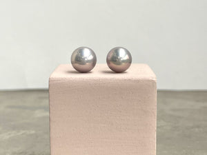 Wunderschöne Ohrstecker aus silbergrauen echten Perlen - Paula 8 mm
