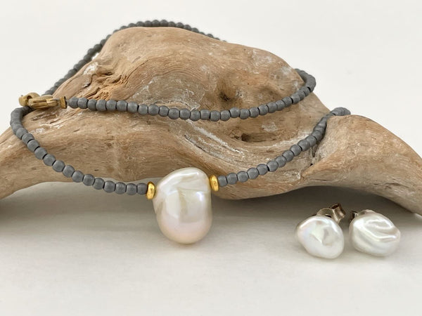 Schmuckset aus Halskette mit Perle und Ohrsteckern - Set Urmi