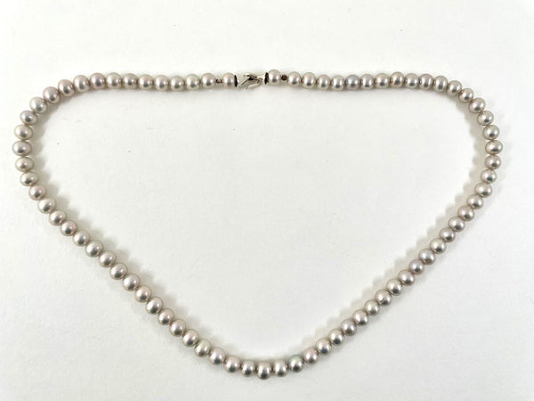 Zarte Süßwasserperlenkette in elegantem Grauton, Perlenkette Monja