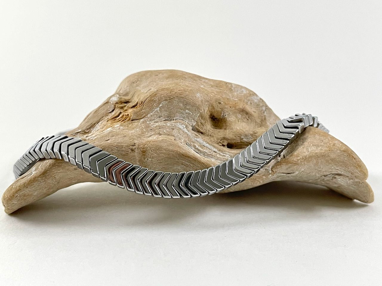 Feine Gliederkette aus silbernen Steinen - Steinkette Gabriela Silber