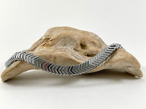 Feine Gliederkette aus silbernen Steinen - Steinkette Gabriela Silber